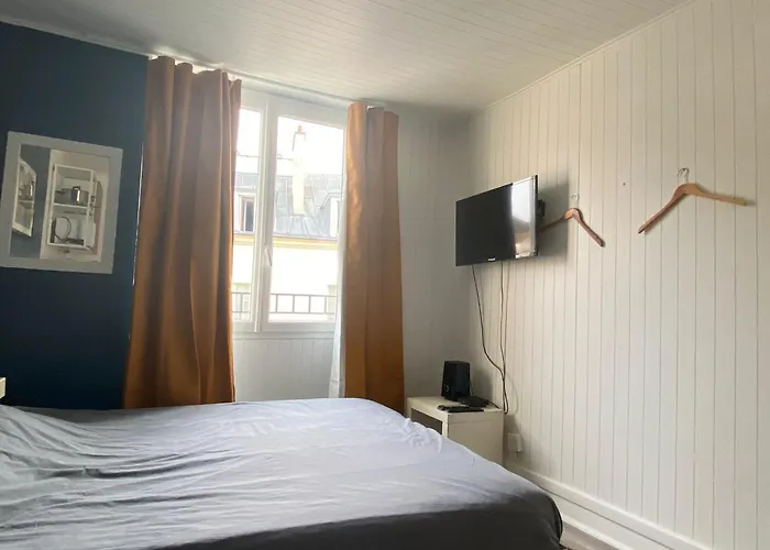 Beautifull Small Flat Париж