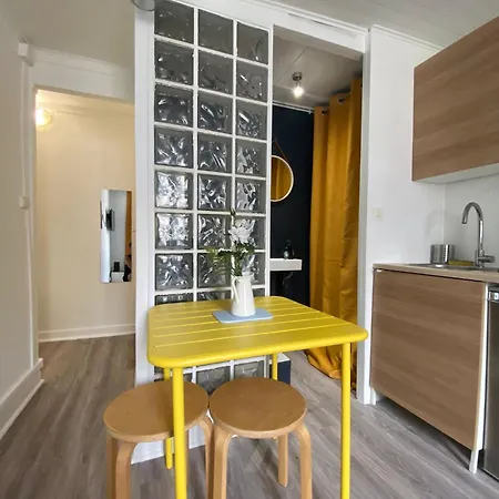 Beautifull Small Flat パリ