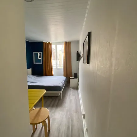 Beautifull Small Flat شقة باريس